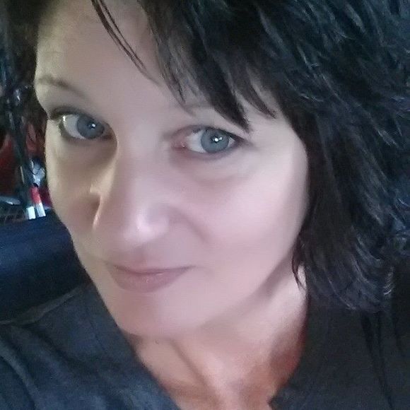 Meet your Posher, Lisa - Picture 1 of 1