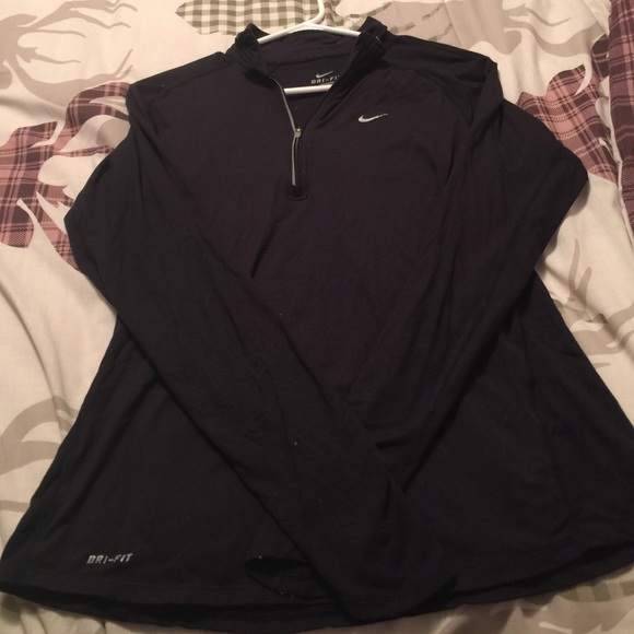 Black Nike pullover