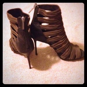 Donald J Pliner stiletto