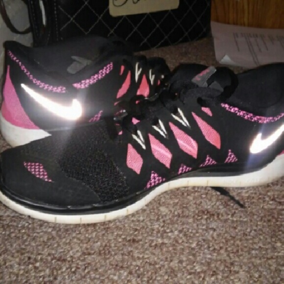 Nikes - Picture 2 of 3
