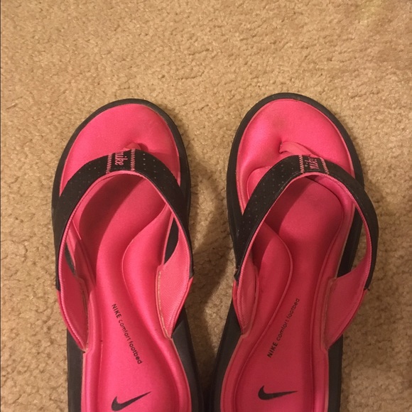 Nike sandals size women 10