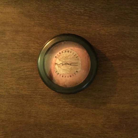MAC RARE Mineralize Skin Finish