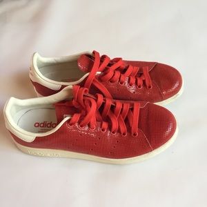 Adidas Stan Smith.