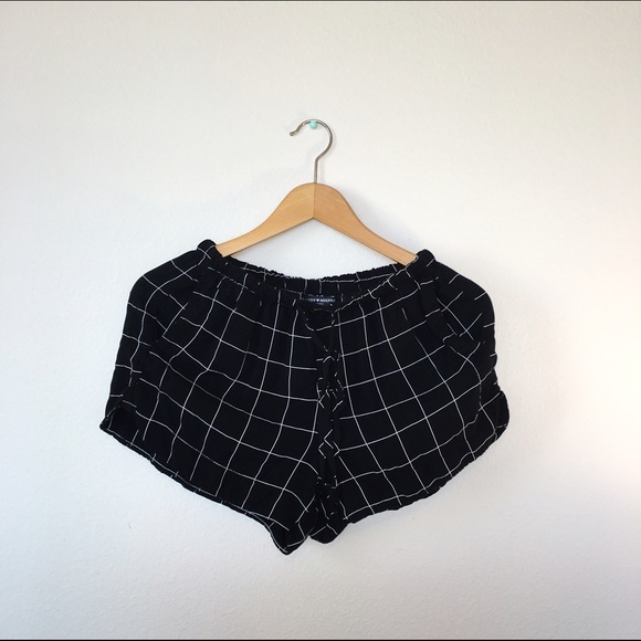 Brandy Melville Checkered Black Shorts 👼🏼