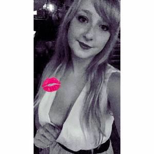 Meet your Posher, Courtney
