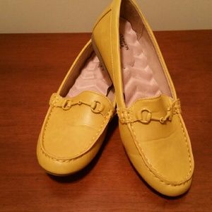 Avon yellow loafers /cushion walk size 8