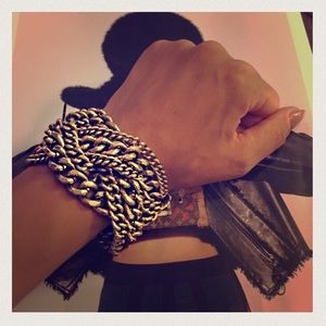 ANN TAYLOR LOFT GOLDTONE CHUNKY CHAIN BRACELET