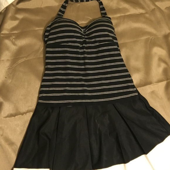 Black & white strap around built in bra top