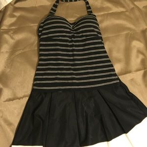 Black & white strap around built in bra top