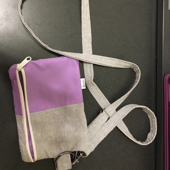 Small crossbody - Picture 1 of 2