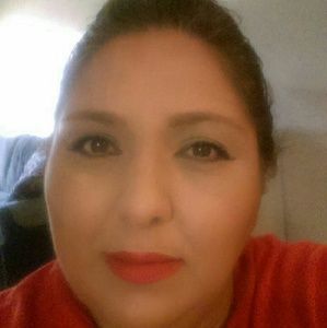 Meet your Posher, Raquel