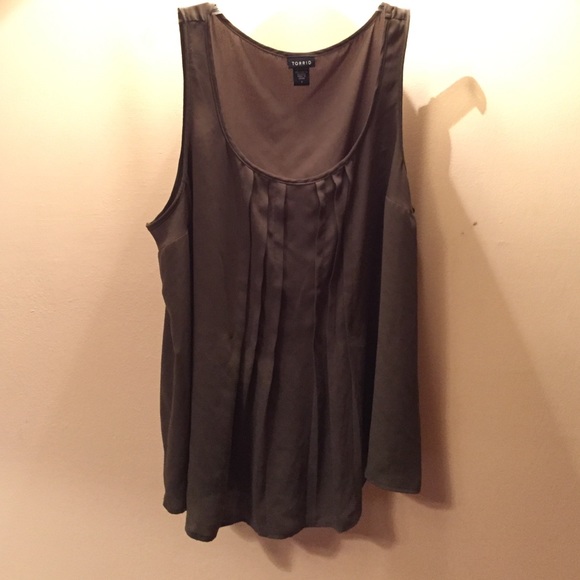 Olive green pleated blouse EUC