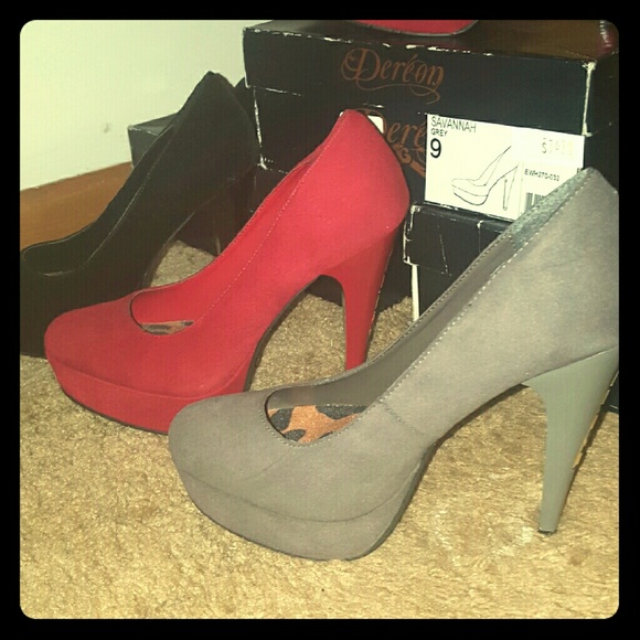 Dereon high heel pumps
