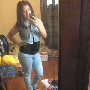 Meet your Posher, Elizabeth