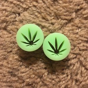 3/4th weed plugs- GLOW IN THE DARK