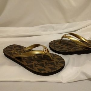 New in Box Michael Kors Flip Flop Sandals