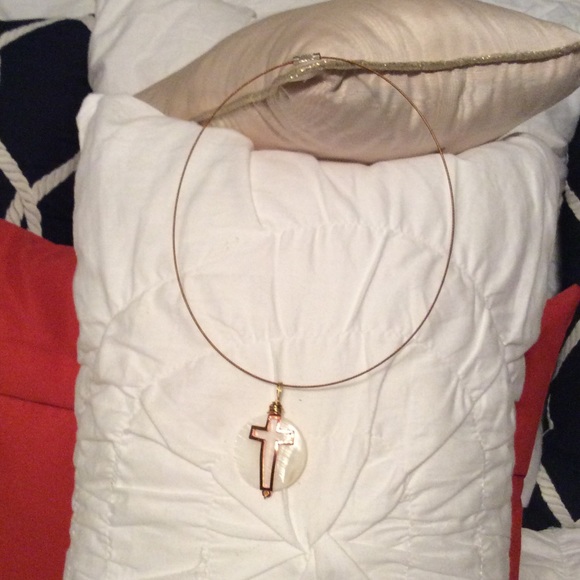 Brown wire necklace with pendant