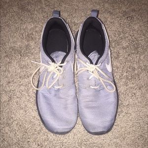 Nike Roshe Run Size 7.5
