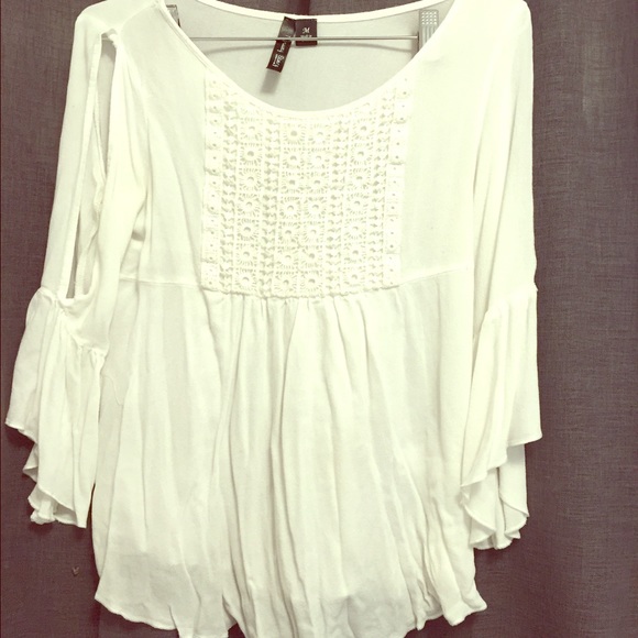 Pretty bohemian white blouse