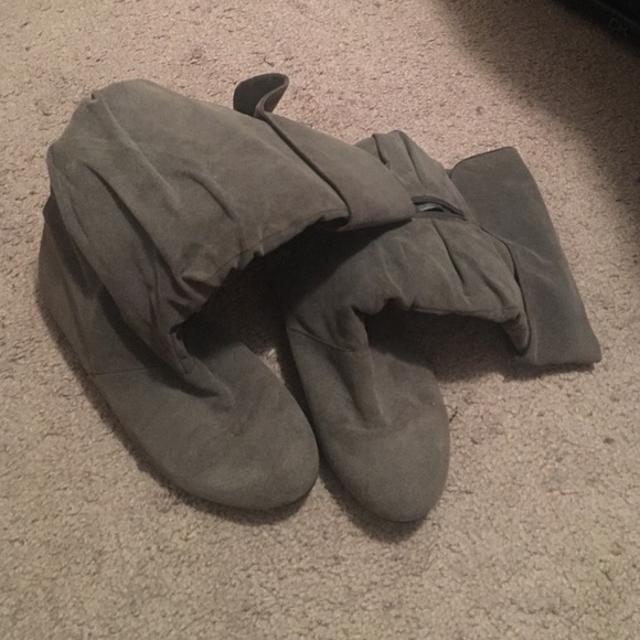Grey slouchy flat boots