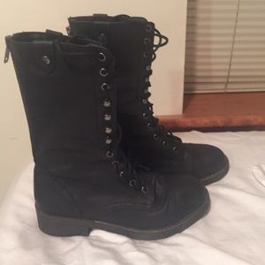 Combat boots