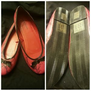 NWOT Forever 21 Flats with bows