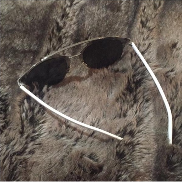 Sunglasses - Picture 2 of 4