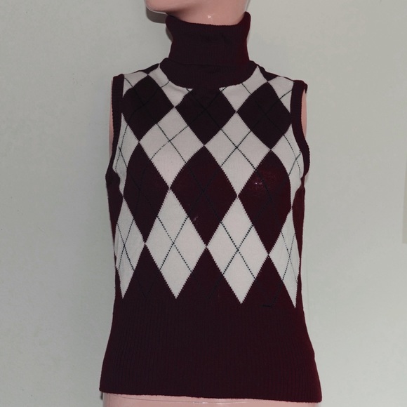 Brand new Sisley turtle neck argyle top