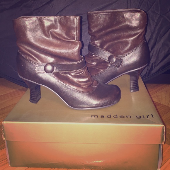 SOLD‼️ Madden Girl brown boots