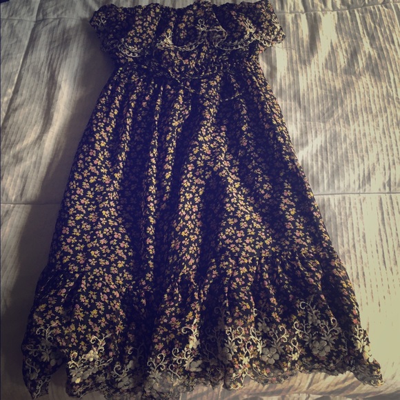 Sweet floral strapless dress