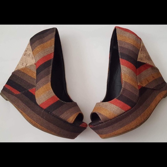 Multicolor Stripped Wedges