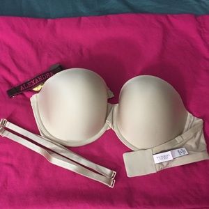 Victoria's Secret strapless bra! 36D