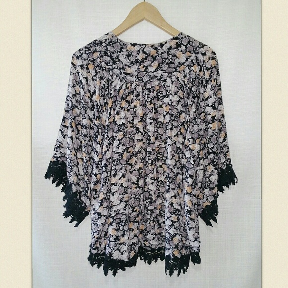 Cover-up/shrug - Picture 2 of 3