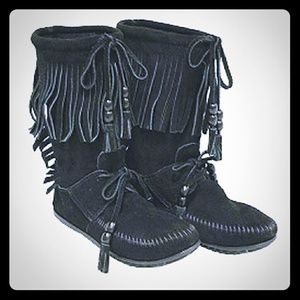 Minnetonka Black Moccasin Boots