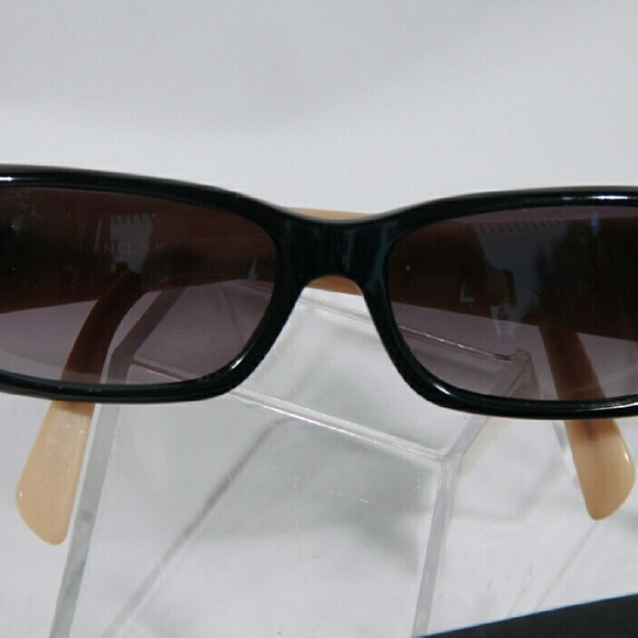 Auth CHANEL Tan & Black Rectangular SUNGLASSES Mod
