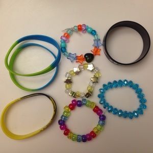 FREE IN BUNDLE | Bracelets random