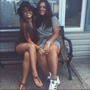 Meet your Posher, Olivia