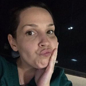 Meet your Posher, Leslie