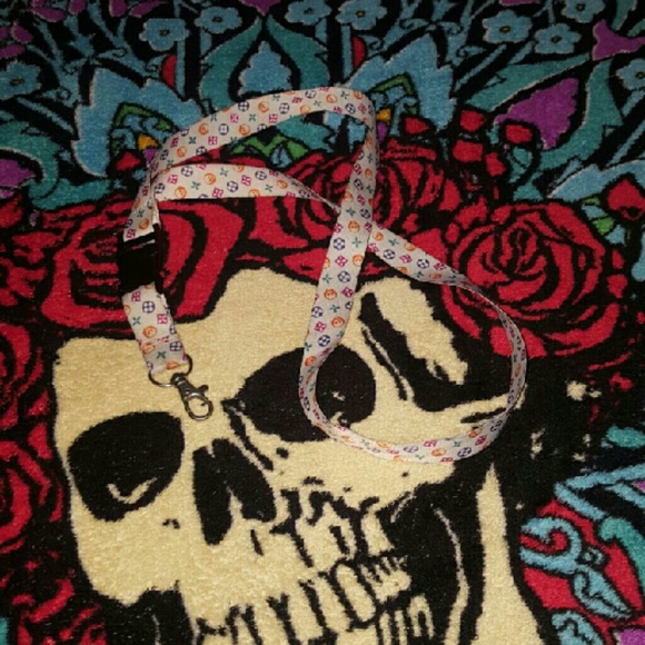 skull print lanyard