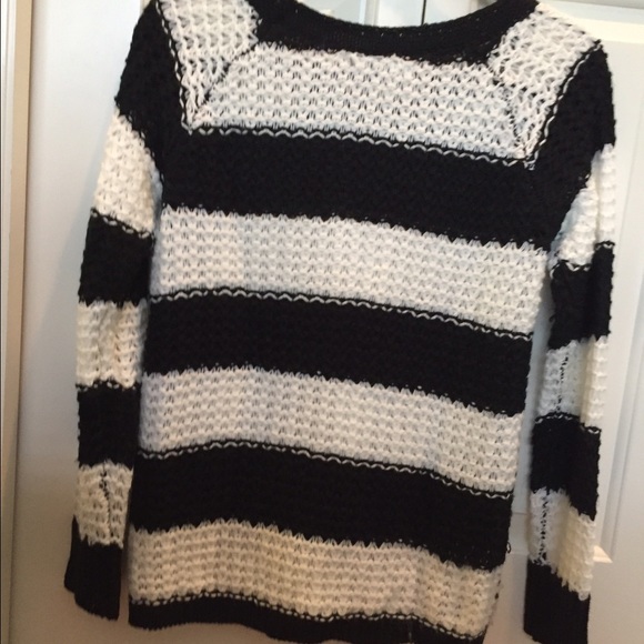 Cozy striped sweater - Picture 2 of 2