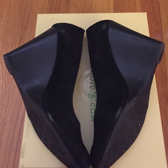 Max Studio Wedges - Picture 3 of 3