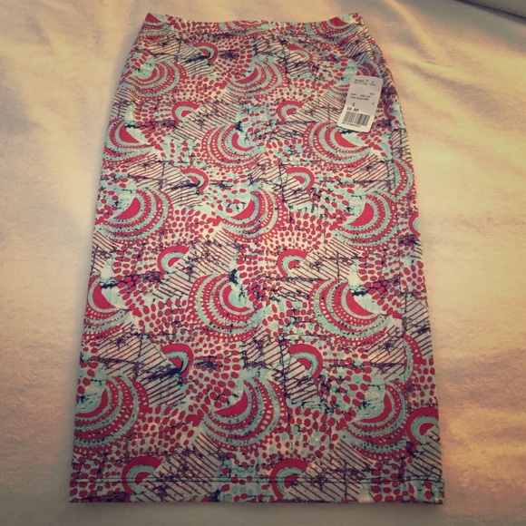 High waisted pencil skirt