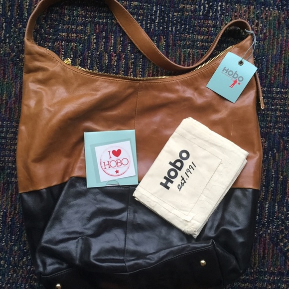 NWT HOBO Intl Purse with dust bag