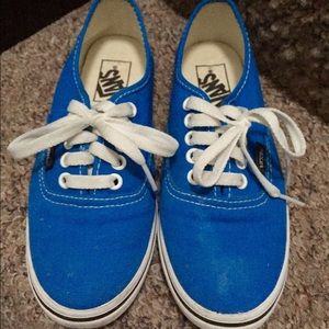 Low-top Vans in Princess blue