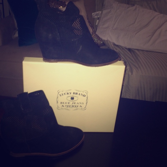 Lucky Brand Keno Women's Pull-on Bootie (black)