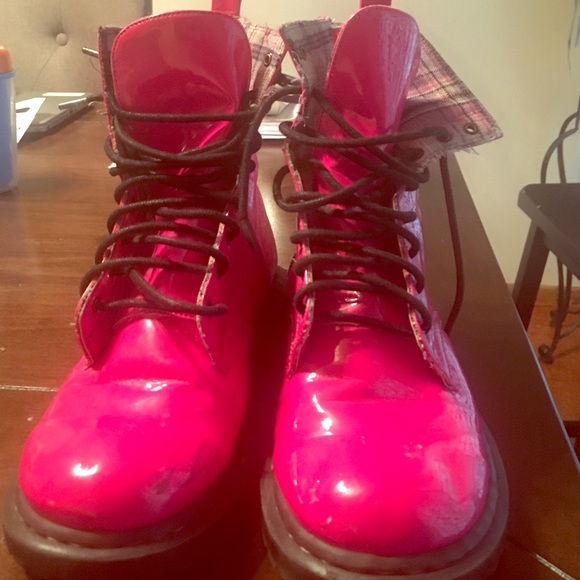 HOT PINK COMBAT BOOTS