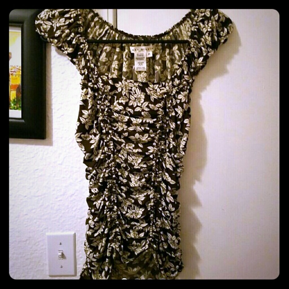 Max Studio Stretch Top Size M