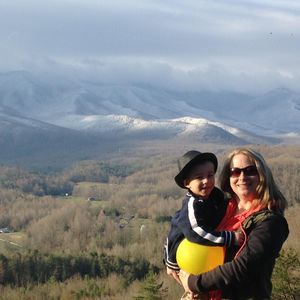 Meet your Posher, Lora