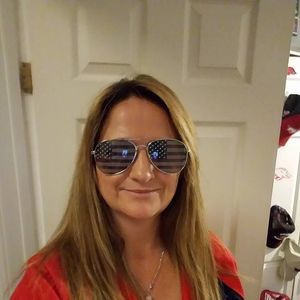 Meet your Posher, Twila