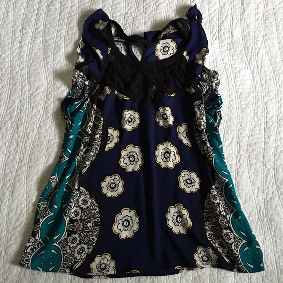 EUC Express Flutter Sleeve Lace Top